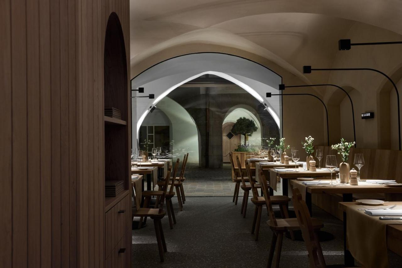 Fink Restaurant & 4*